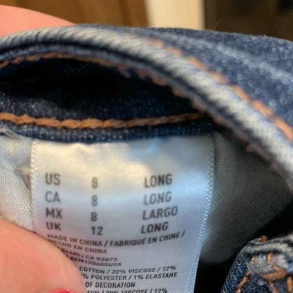 AE Distressed Jeans in Great Condition - Picture 3 of 4